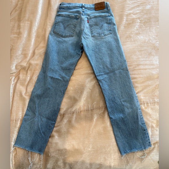 Levis wedgie fit. Unfinished hem. 25 inch inseam  three glue stains on leg. - Picture 2 of 5
